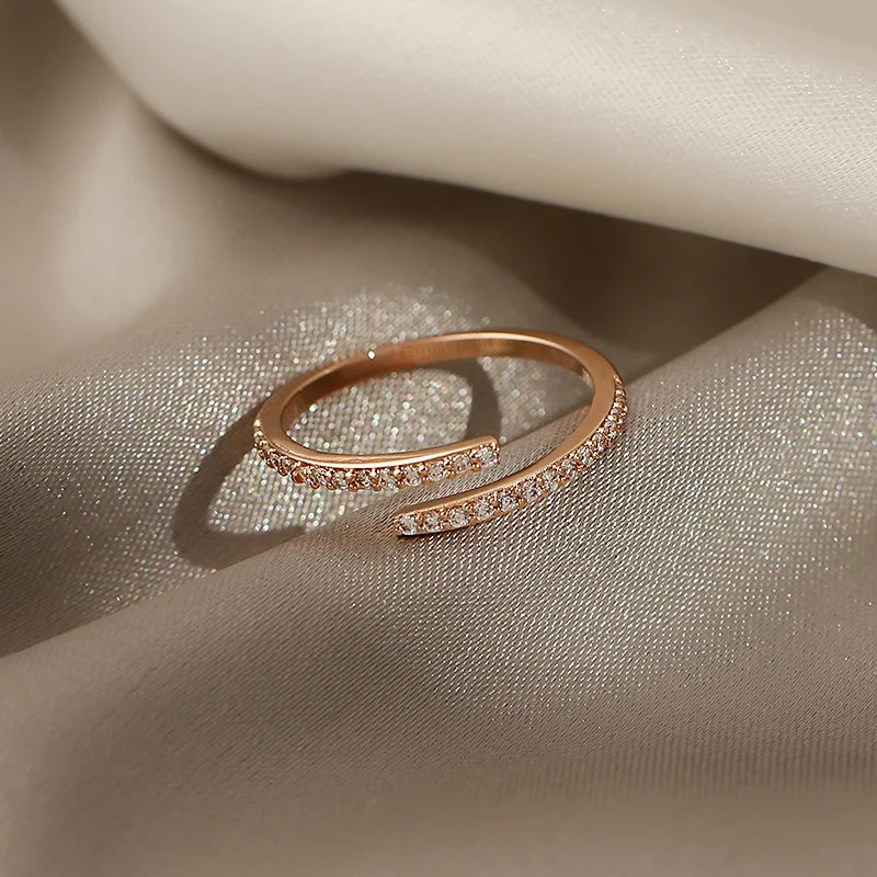 Minimal Geometric Rose Gold Ring Set