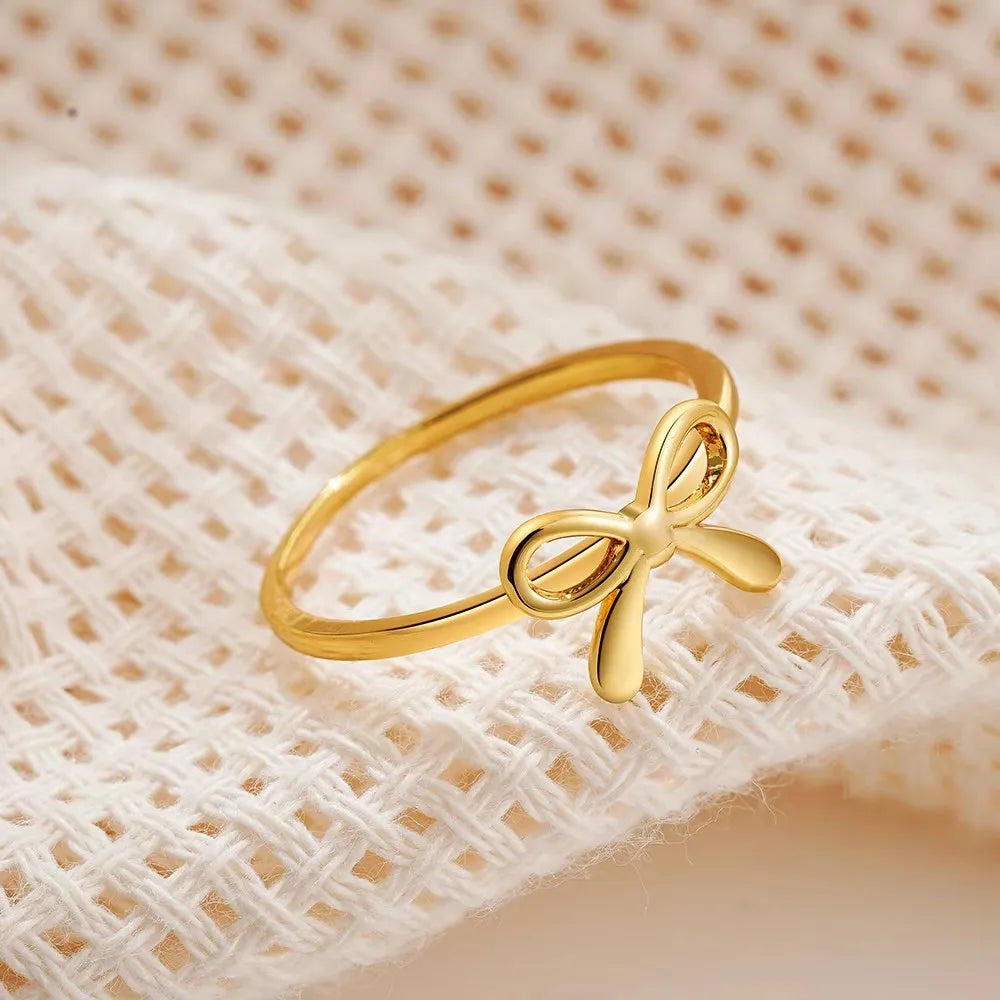Minimal Gold Bow Ring